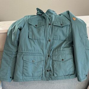 Fjallravyn Green Jacket